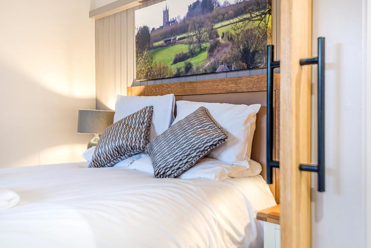 Charlcombe Inn Kelston ภายนอก รูปภาพ