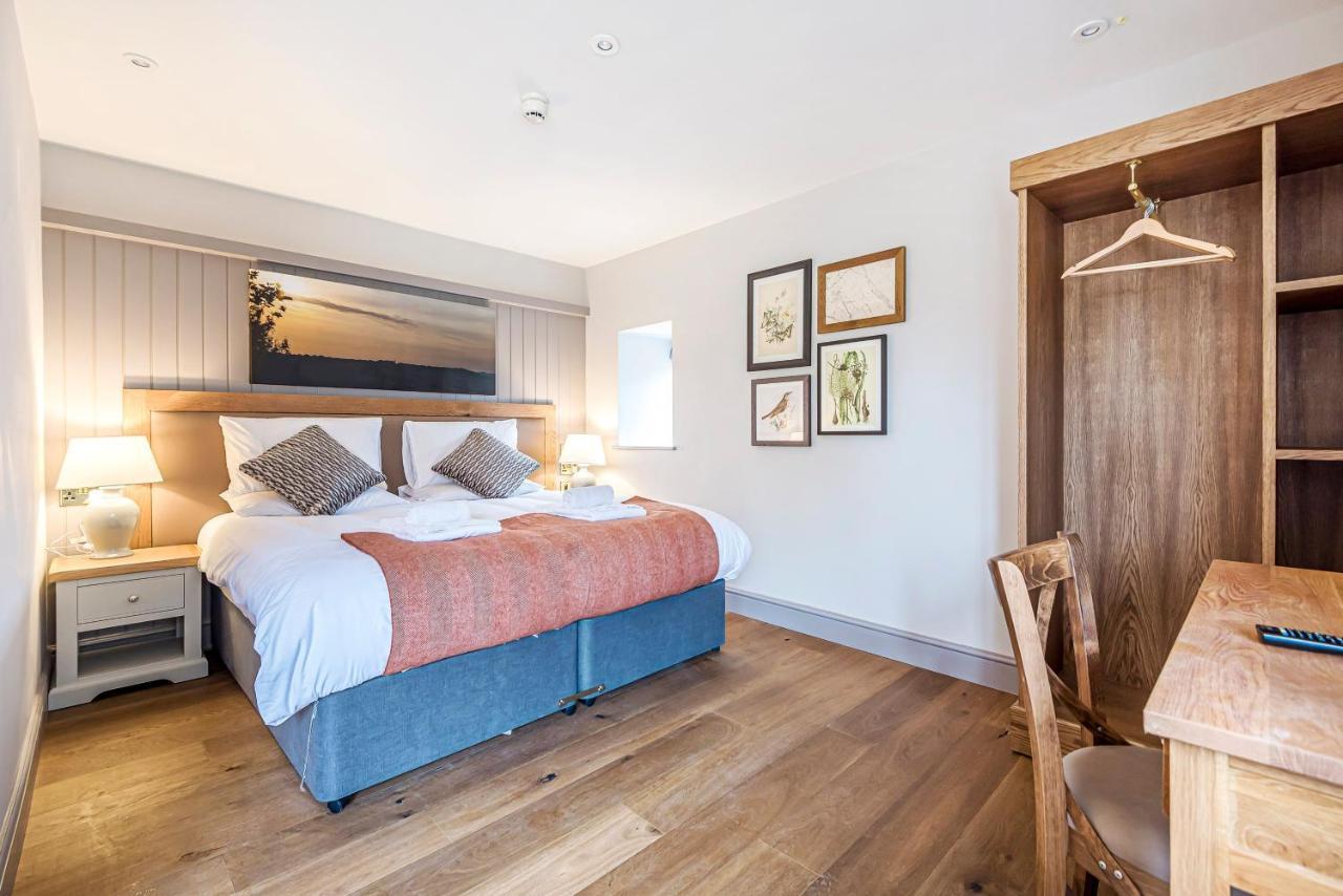 Charlcombe Inn Kelston ภายนอก รูปภาพ