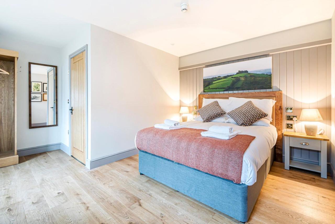 Charlcombe Inn Kelston ภายนอก รูปภาพ