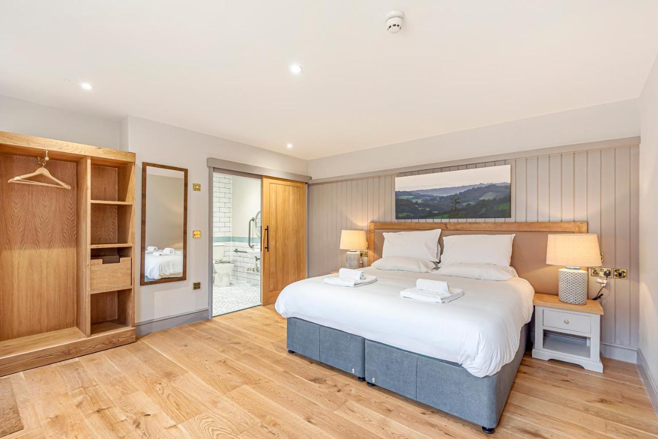 Charlcombe Inn Kelston ภายนอก รูปภาพ